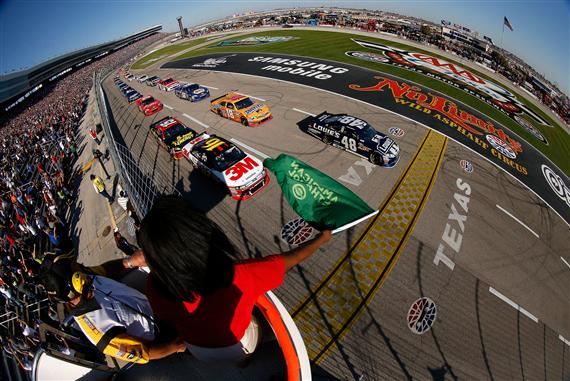 Read more about the article Johnson Wins — Stretches Chase Lead