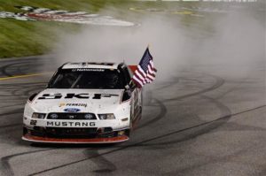 brad-keselowski-burnout-nascar-nationwide-2013-richmond-1-friday