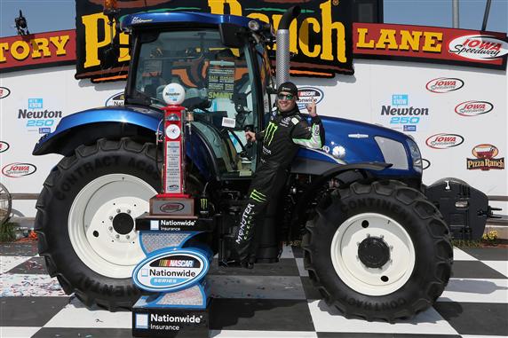 Read more about the article Nationwide | Hornish Dominates at Iowa