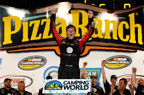 Read more about the article Camping World | Skill and fortune lift Erik Jones to truck series victory at Iowa