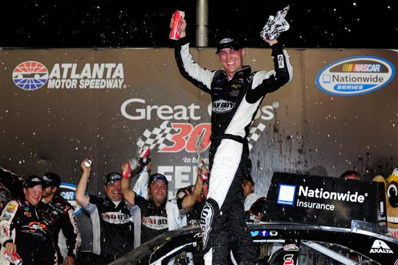 Read more about the article Nationwide | Harvick dominant in win at Atlanta