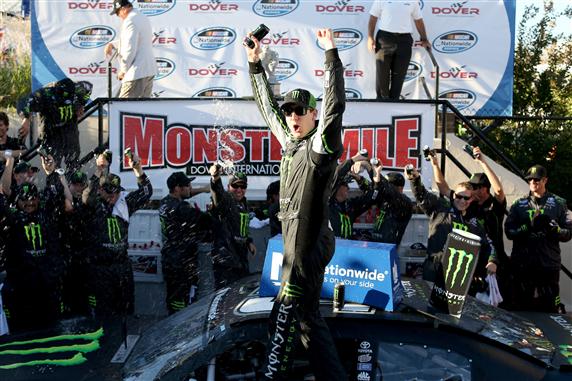 Read more about the article Nationwide | Kyle Busch cruises to carbon-copy Nationwide win at Dover