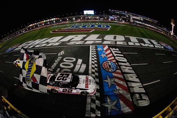 Read more about the article Nationwide | Brad Keselowski grabs victory at Charlotte