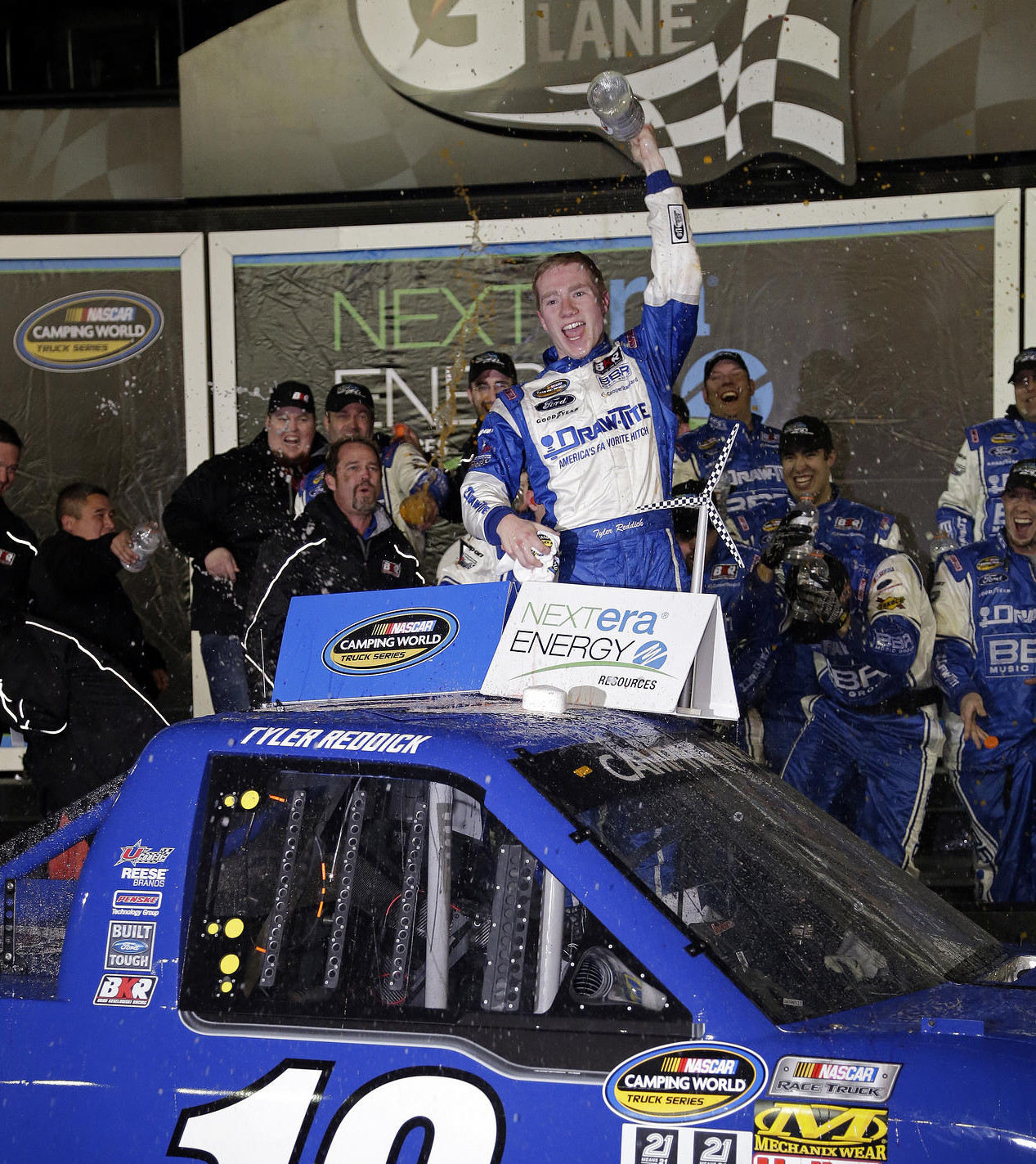 Read more about the article Tyler Reddick survives scramble to win Daytona Truck race