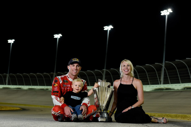 Read more about the article Emotional Move Makes Harvick a Champ