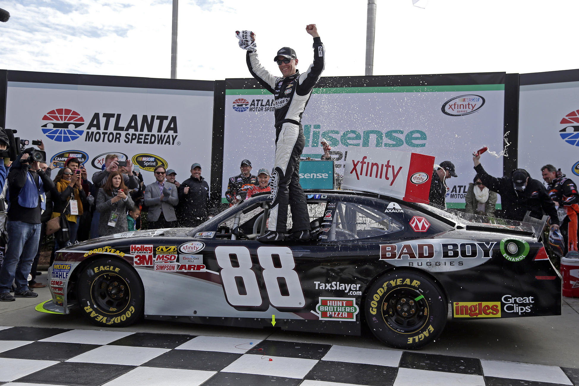 Read more about the article Harvick wins third straight NASCAR XFINITY race in Atlanta