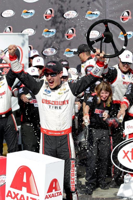 Read more about the article Joey Logano is class of the field in XFINITY win at Phoenix