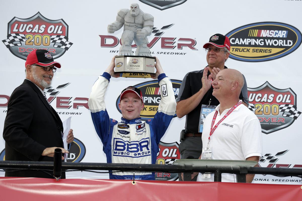 Read more about the article Late pass gives Tyler Reddick victory in Truck Series race at Dover