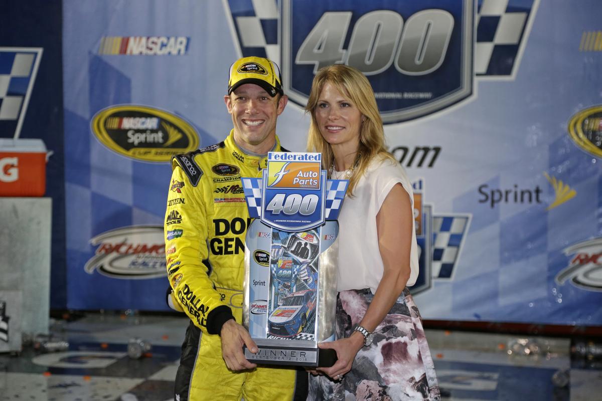 Read more about the article Matt Kenseth dominates at Richmond as Chase field is set