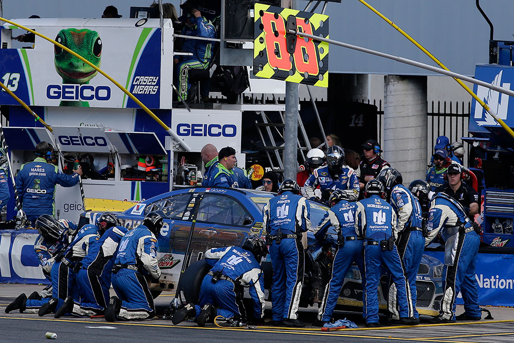 Read more about the article Somebody’s Wrong: NASCAR Officials, Drivers at Odds Over Wrecks
