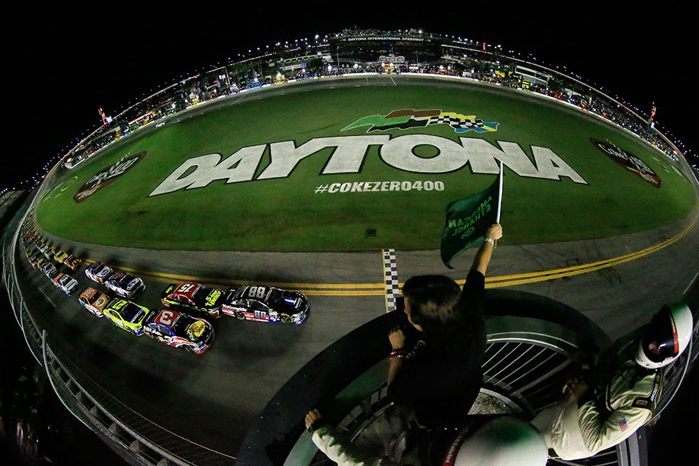 Read more about the article NASCAR Business: The 2016 Sprint Cup Series and XFINITY schedules