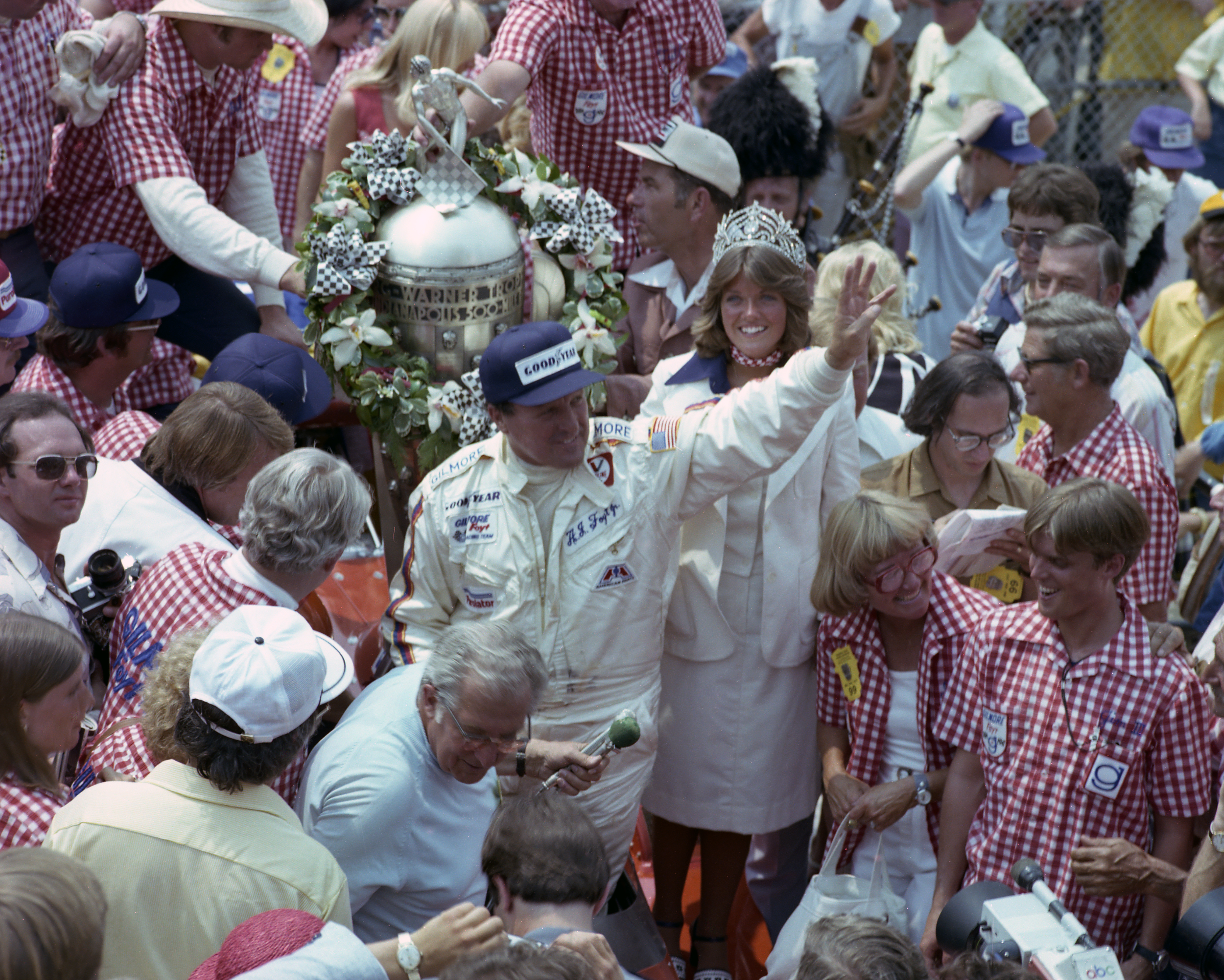 Read more about the article Darrell Waltrip’s Racing Hero Was AJ Foyt