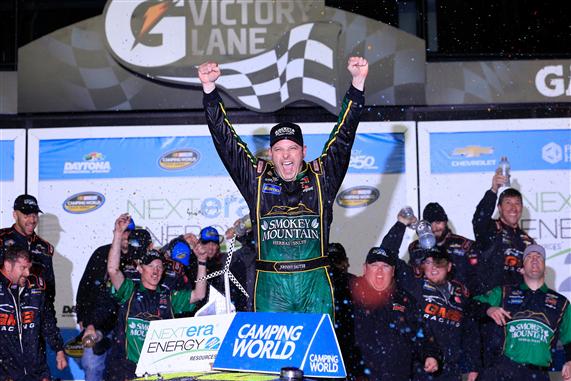 Read more about the article Sauter wins Truck Series opener at Daytona
