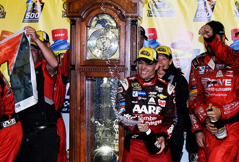 Read more about the article Jeff Gordon Will Be Missed at Martinsville Speedway