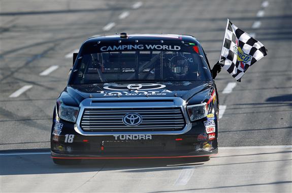 Read more about the article Kyle Busch breaks Martinsville drought with truck race win