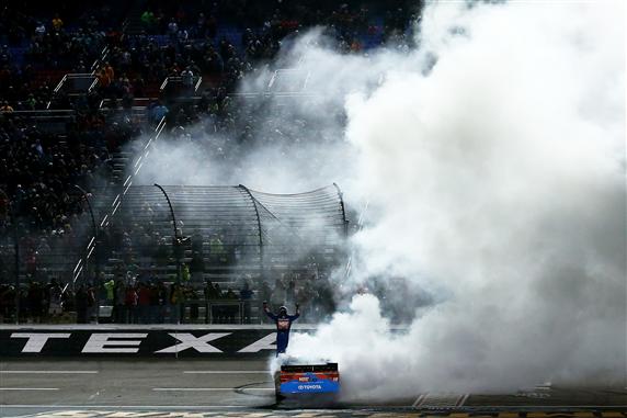 Read more about the article Kyle Busch wins record eighth XFINITY Series race at Texas