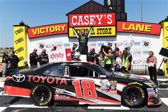 Read more about the article Dominant performance leads Sam Hornish Jr. to victory at Iowa