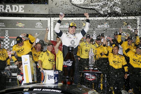 Read more about the article Brad Keselowski dominates chaotic Sprint Cup race at Daytona