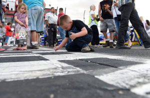 NASCAR-YOUNG-FANS