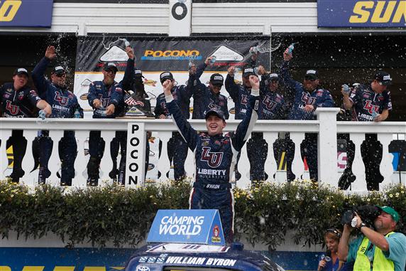 Read more about the article Byron breaks rookie record with Truck Series win at Pocono
