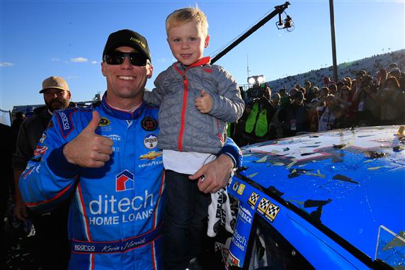 Read more about the article Harvick gets stress-relieving Chase victory at New Hampshire