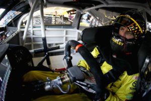 681667325BO00190_NASCAR_Spr