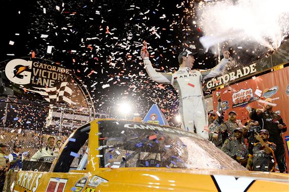 Read more about the article Daniel Suarez wins first Camping World Truck Series race as Chase final is set