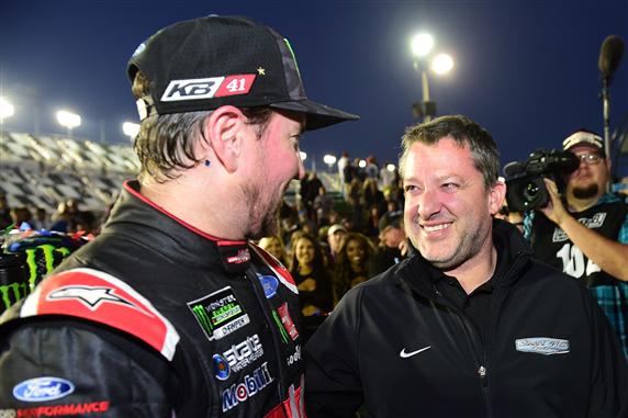 Read more about the article Patient Kurt Busch wins wild Daytona 500—without looking back