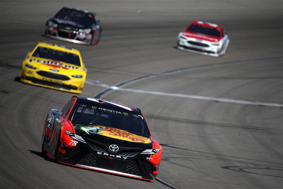 Read more about the article Truex wins at Las Vegas; Kyle Busch, Logano brawl