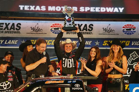 Read more about the article Bell wins by inches at Texas