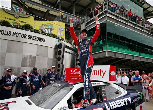 Read more about the article XFINITY rookie William Byron holds off Paul Menard in Brickyard debut