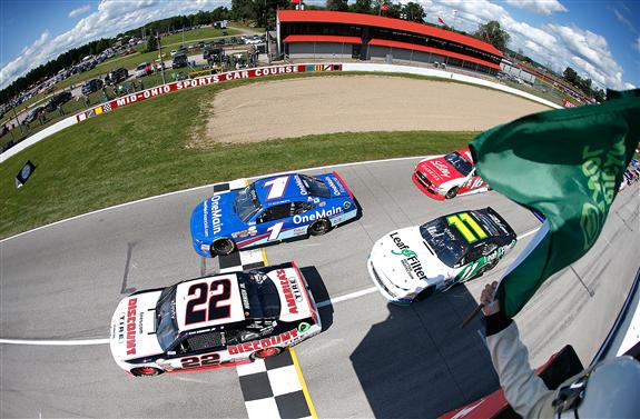 Read more about the article Xfinity: Hornish Jr. edges Hemric to claim first Mid-Ohio victory