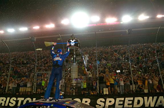 Read more about the article Kyle Busch completes three-series sweep in thrilling race at Bristol