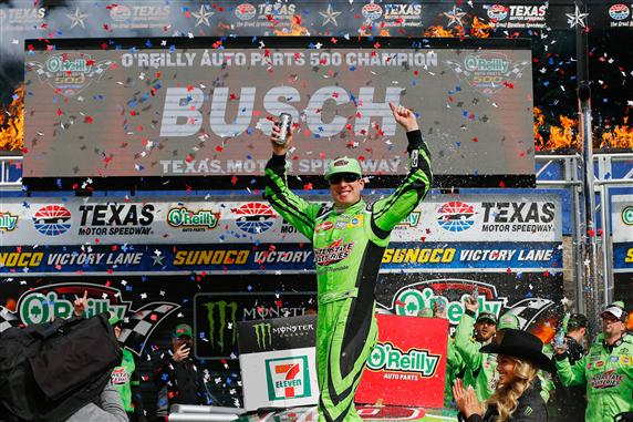 Read more about the article Kyle Busch holds off Kevin Harvick at Texas for season’s first victory