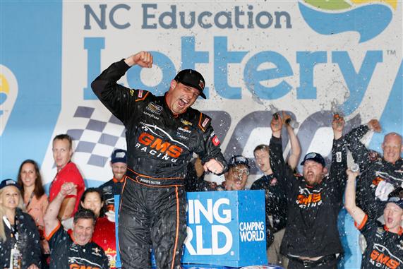 Read more about the article Johnny Sauter pulls away to win at Charlotte for first time